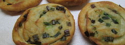 слоеные лепешки с зеленым луком. Шаг 10