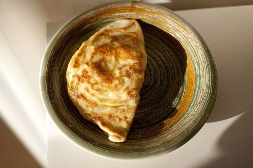 Рецепт сырной лепешки с базиликом