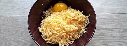 сырные лепешки на кефире на сковороде. Шаг 6