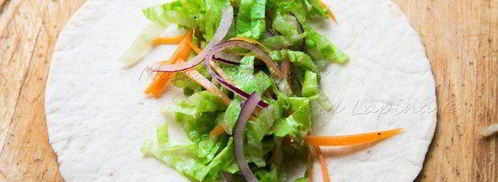 тортильи с острой курицей, овощами и сыром джюгас. Шаг 7