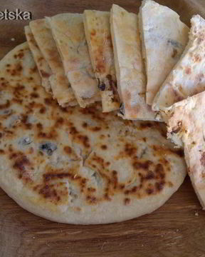 Творожные лепешки с творогом и икрой