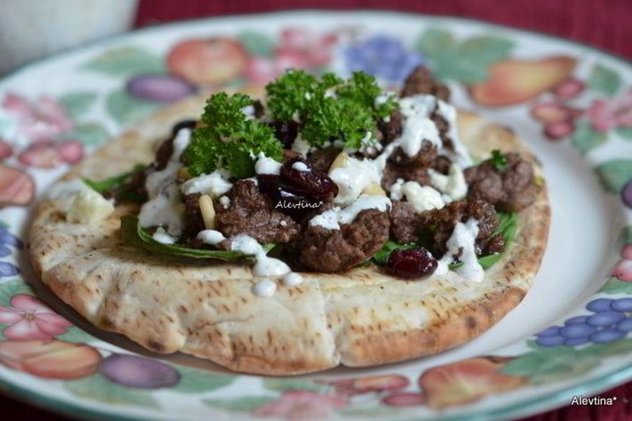 Рецепт ужина в турецком стиле на лепешке