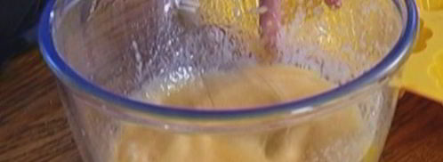 летние фруктово-ягодные маффины с белым шоколадом. Шаг 7