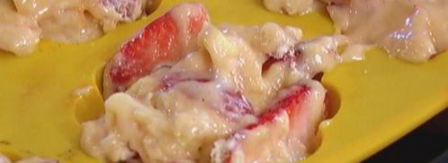 летние фруктово-ягодные маффины с белым шоколадом. Шаг 9