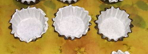 маффины бисквитные с молочно-белым шоколадом. Шаг 8