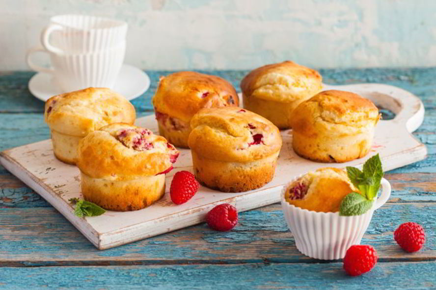 Рецепт маффинов с малиной и творожно-лаймовой начинкой
