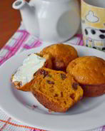 Морковные маффины с изюмом