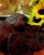 Очень шоколадные маффины с кусочками бананов внутри