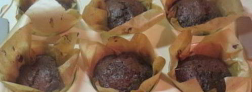 очень шоколадные маффины с кусочками бананов внутри. Шаг 12