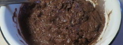 очень шоколадные маффины с кусочками бананов внутри. Шаг 8