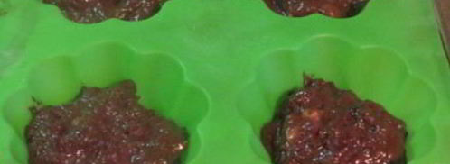 очень шоколадные маффины с кусочками бананов внутри. Шаг 10