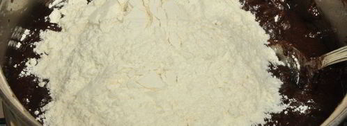 шоколадные заварные маффины. Шаг 10