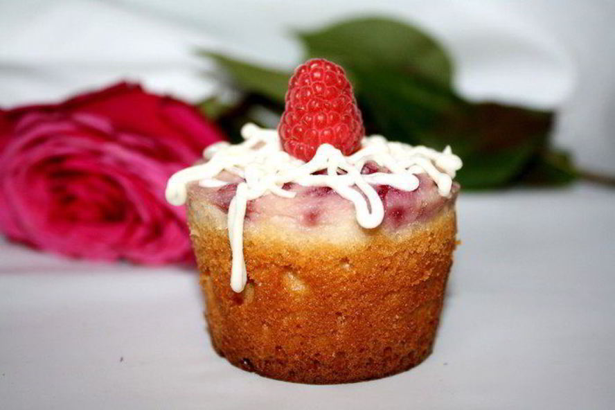 Рецепт творожных маффинов с малиной