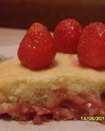 Манник с клубникой