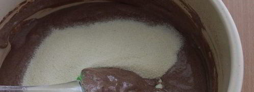 шоколадный манник с малиновым джемом. Шаг 3