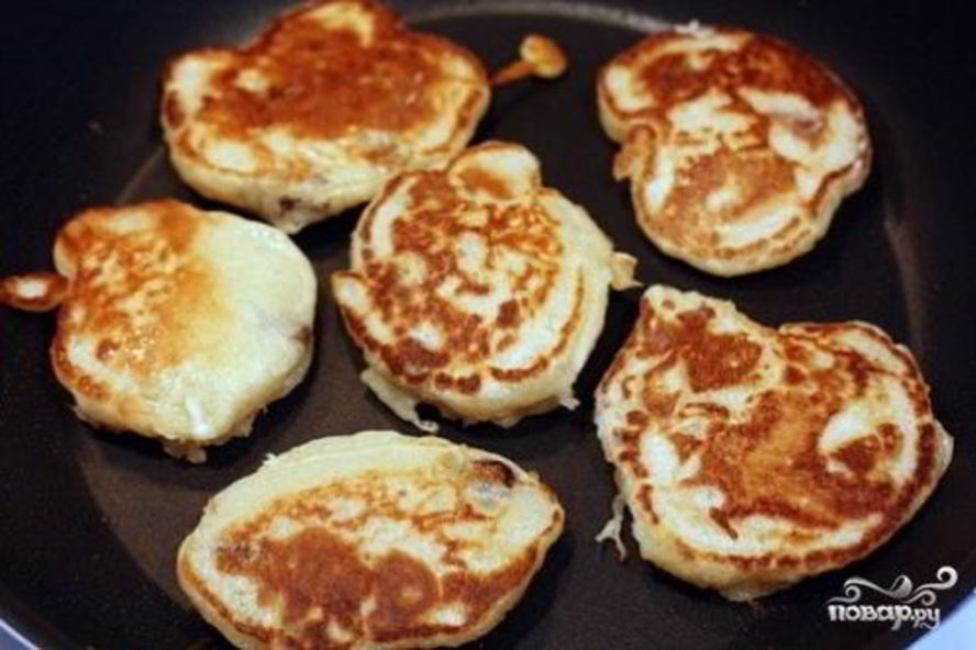 Рецепт дрожжевых оладушек на кислом молоке