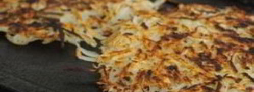 картофельные оладьи с яйцом и авокадо. Шаг 4