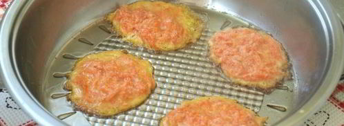 морковные оладьи с манкой. Шаг 8