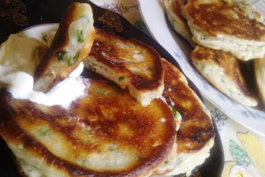 Рецепт оладушек с зеленым луком