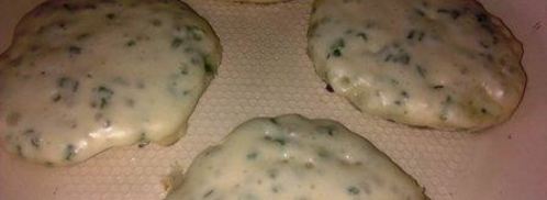 оладушки с зеленым луком. Шаг 10