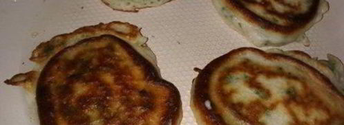 оладушки с зеленым луком. Шаг 11