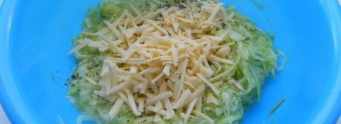 оладьи из кабачков с сыром и колбасой. Шаг 3