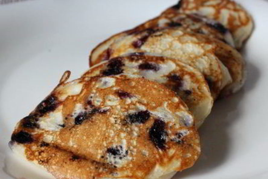 Рецепт оладий с черникой