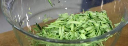 овощные оладьи с фетой и зеленью. Шаг 3