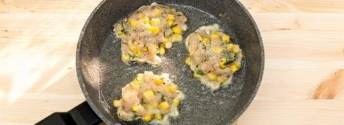 рубленые куриные оладьи с кукурузой. Шаг 11