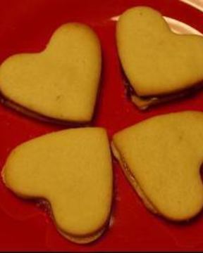 Печенье с начинкой из абрикосового варенья