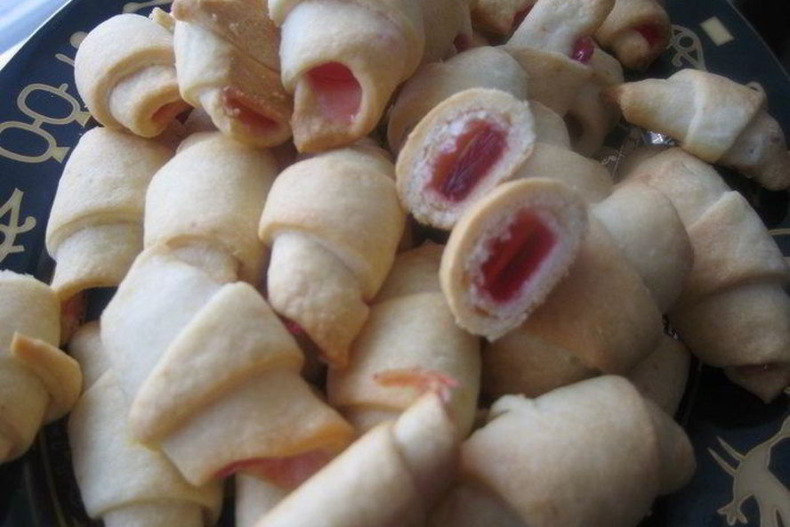 Рецепт рассыпчатых рогаликов вкус детства на сметанно-дрожжевом тесте
