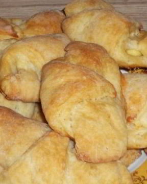 Рогалики из творожного теста с яблоками