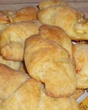 Рогалики из творожного теста с яблоками