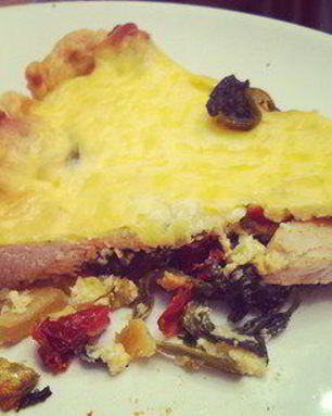 Киш с индейкой, шпинатом и рикоттой