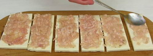 пирог разборный из рулетиков с фаршем и сырным соусом. Шаг 3