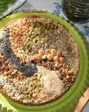 Пирог с курицей под ореховой корочкой