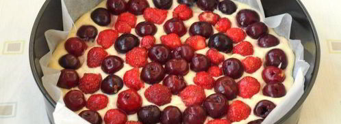 пирог с вишней и клубникой. Шаг 6