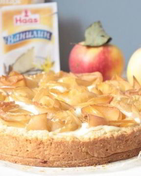 Пирог с яблочными розами