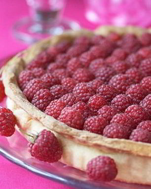 Польский пирог с малиной на сметане