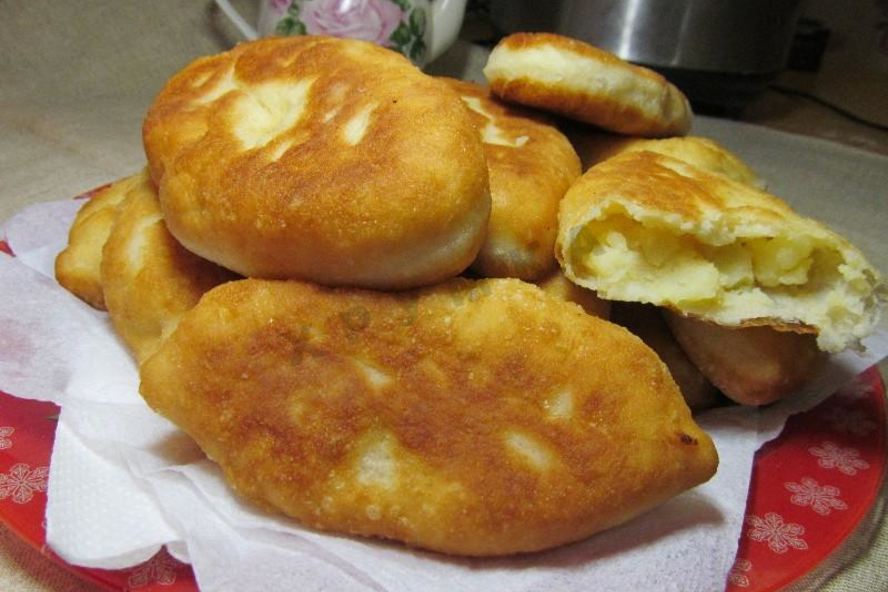 Рецепт дрожжевых пирожков в хлебопечке с картошкой несладкие
