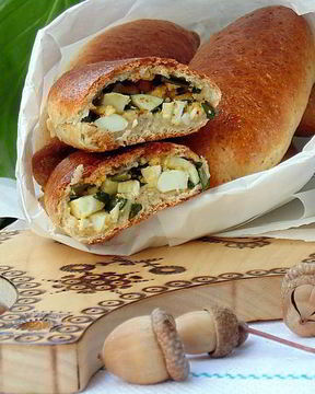 Гречневые пирожки с луком и яйцом