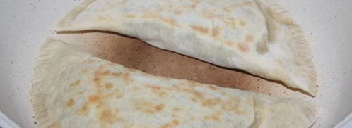 кутабы с креветками, сыром и зеленью. Шаг 8