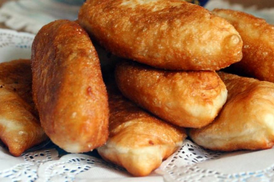 Рецепт пирожков с гречкой, беконом и яйцом