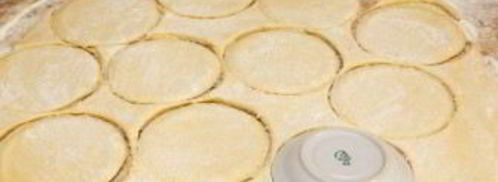 пирожки с луком и яйцами. Шаг 11