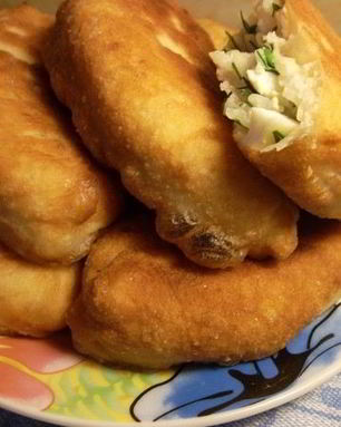Пирожки с луком и яйцом