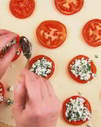 Пирожки с помидорами и сыром