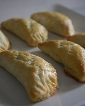 Пирожки со шпинатом и сыром Фета