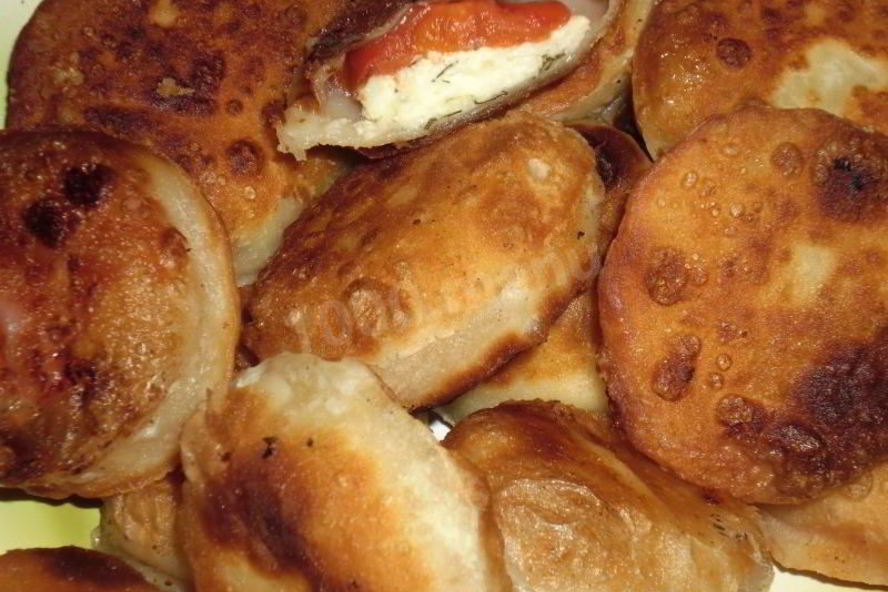 Рецепт пирожков жареных с творогом и помидорами