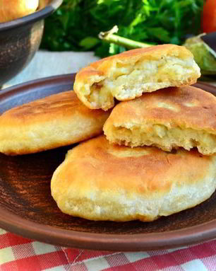 Жареные пирожки с картофелем и баклажанами