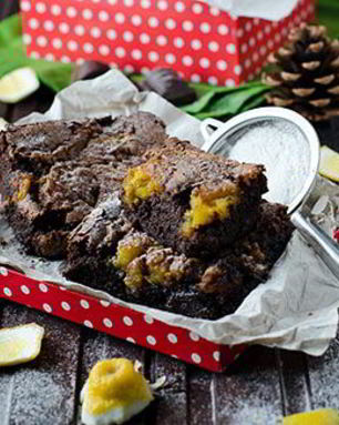 Брауни с лимонным курдом